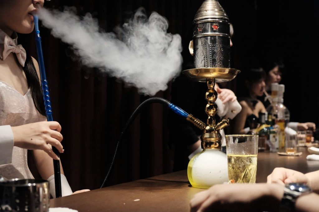 【シーシャ】かまいたちが初めての水タバコ体験！ シーシャ